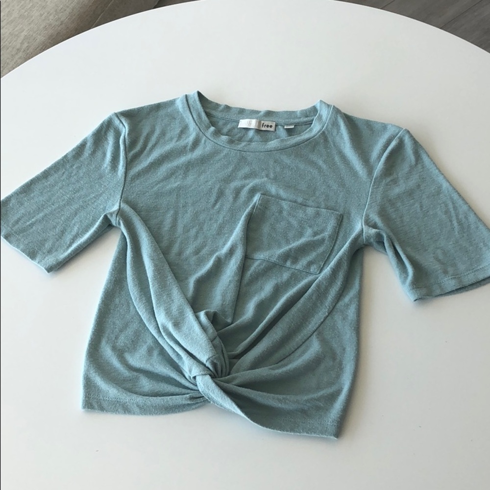 Aritzia Wilfred Free T-shirt